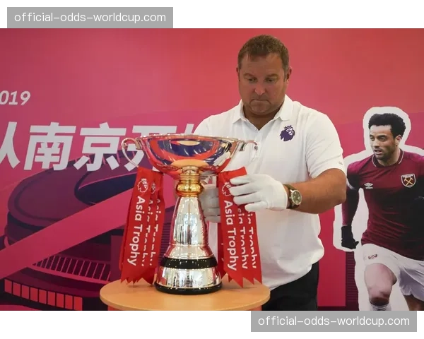 报道：英超冠军奖杯巡展启动，将在20座城市与球迷互动